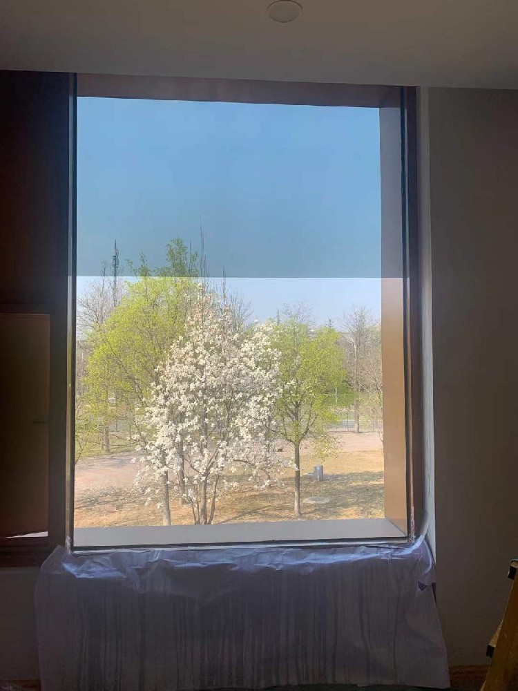 北京怀柔区建筑玻璃隔热膜安装，夏天室内降温5-10度，电费直降30%