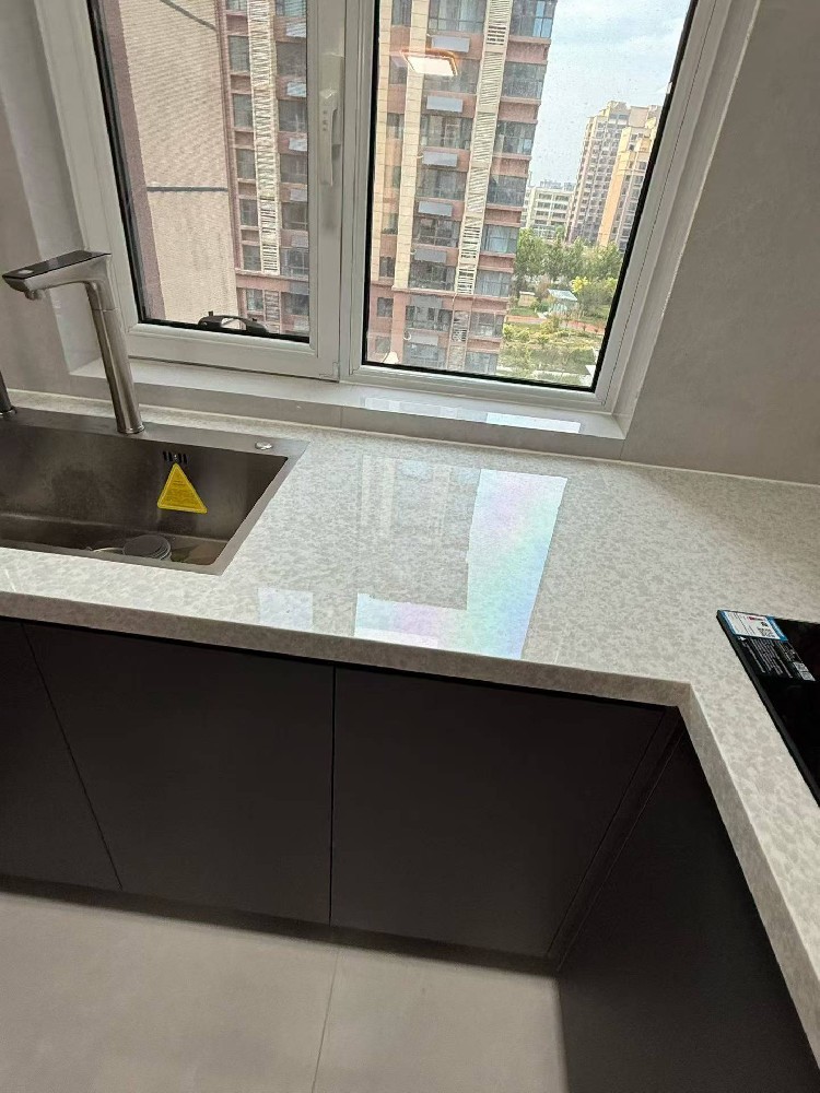 海淀区西北旺中海富华里贴膜师傅，阳台防晒膜、灶台膜、隔断磨砂膜、浴室防爆膜都能做